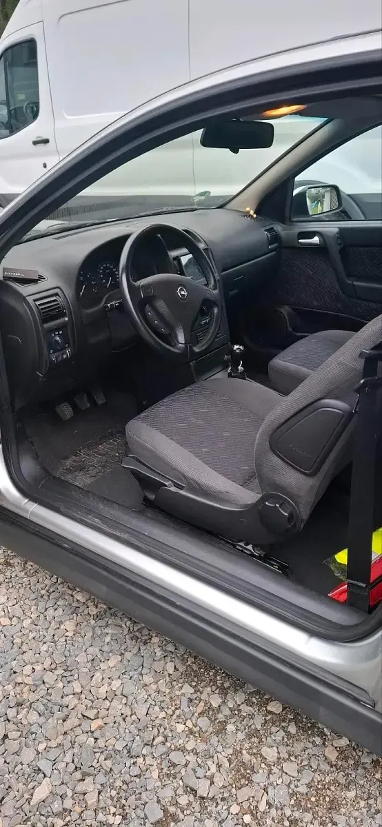 Gebraucht Opel Astra 101 PS (74 kW) 2001 Grau Coupé
