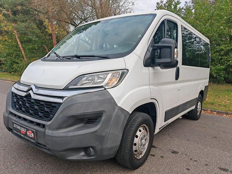 Weiß Gebraucht 2015 Citroën Jumper Live Van / Kleinbus | 13.999 € (Guter Preis) - Bild 1/4