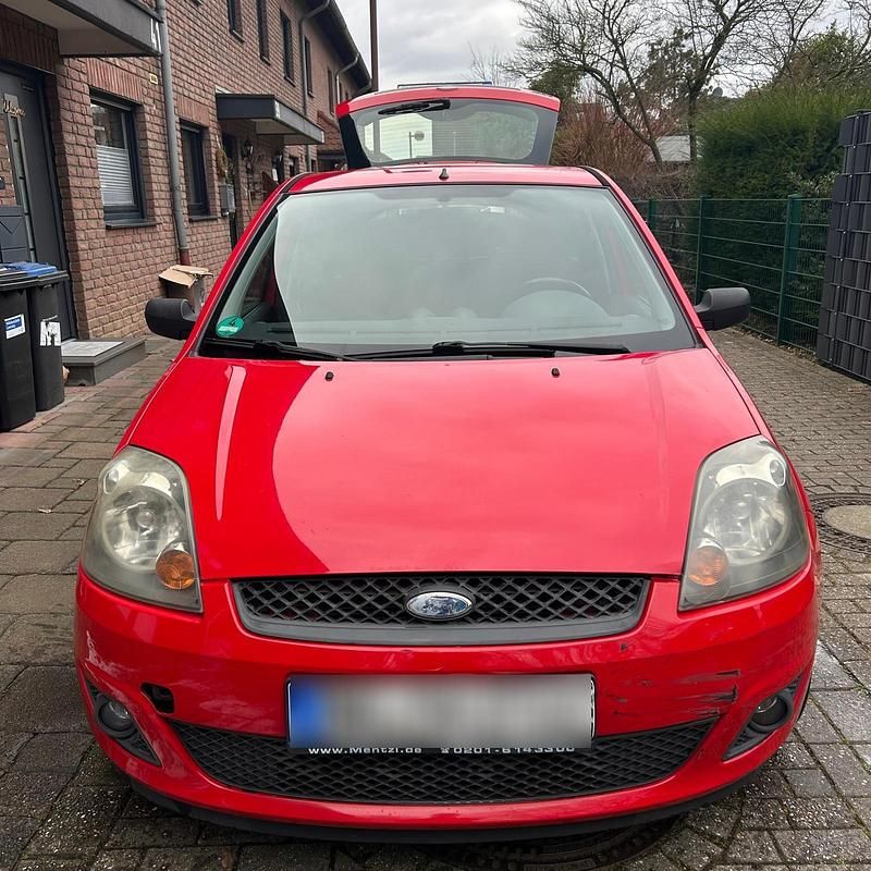Gebraucht Ford Fiesta 80 PS (58 kW) 2005 Rot Kleinwagen