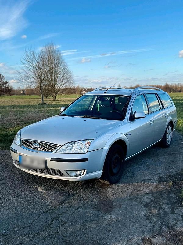 Gebraucht Ford Mondeo Ghia 131 PS (96 kW) 2007 Silber Kombi