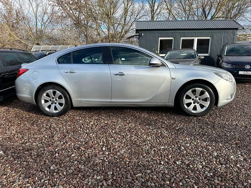 Gebraucht Opel Insignia Innovation 131 PS (96 kW) 2011 Silber Limousine