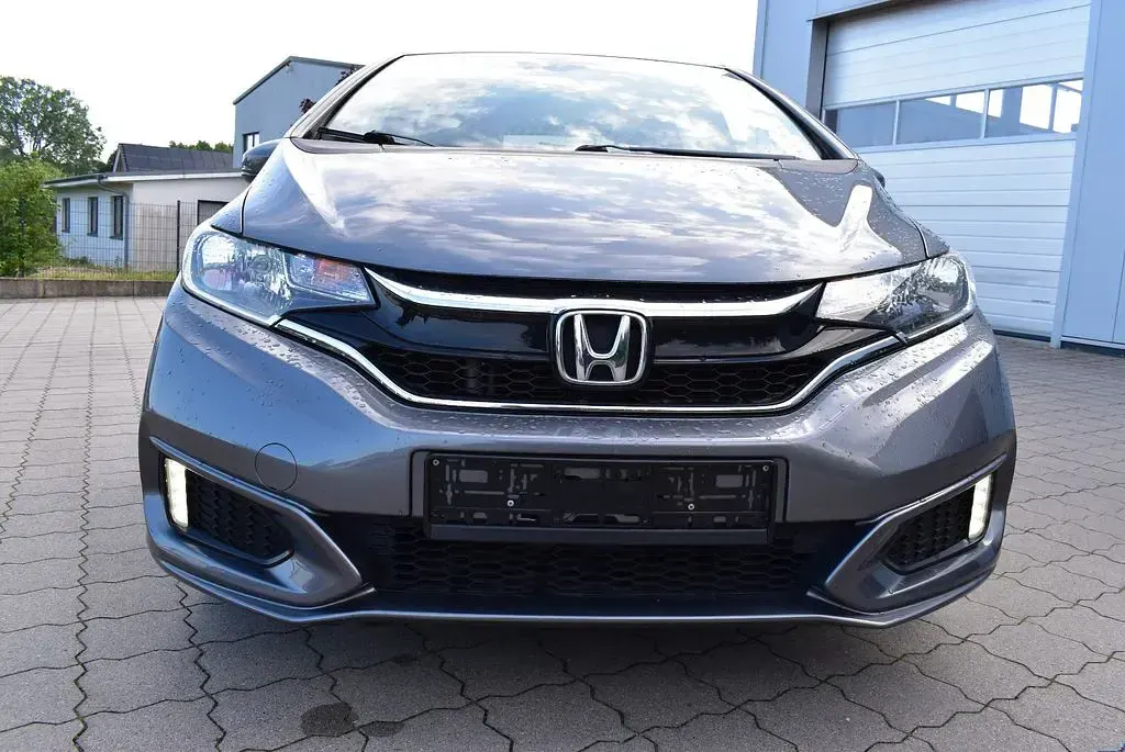 Gebraucht Honda Jazz Trend 102 PS (75 kW) 2018 Grau Kleinwagen