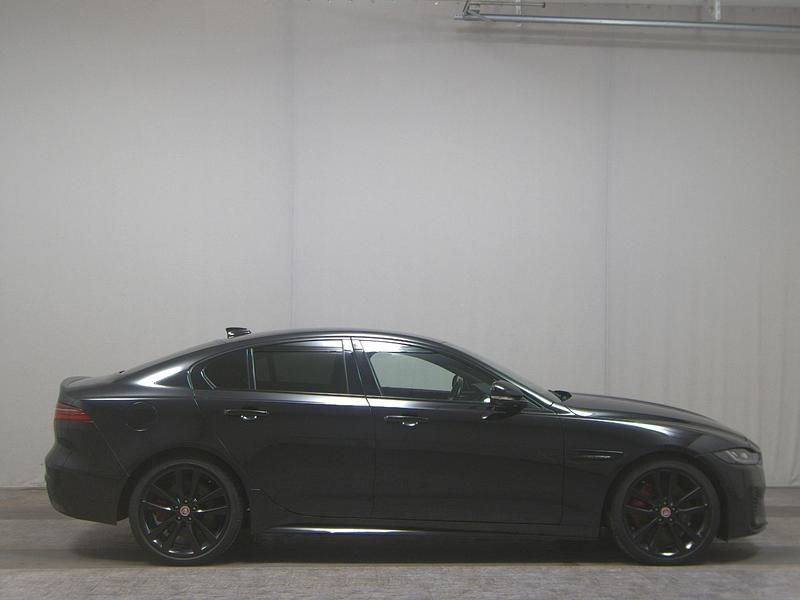 Gebraucht Jaguar XE R-Dynamic 204 PS (150 kW) 2021 Schwarz Limousine