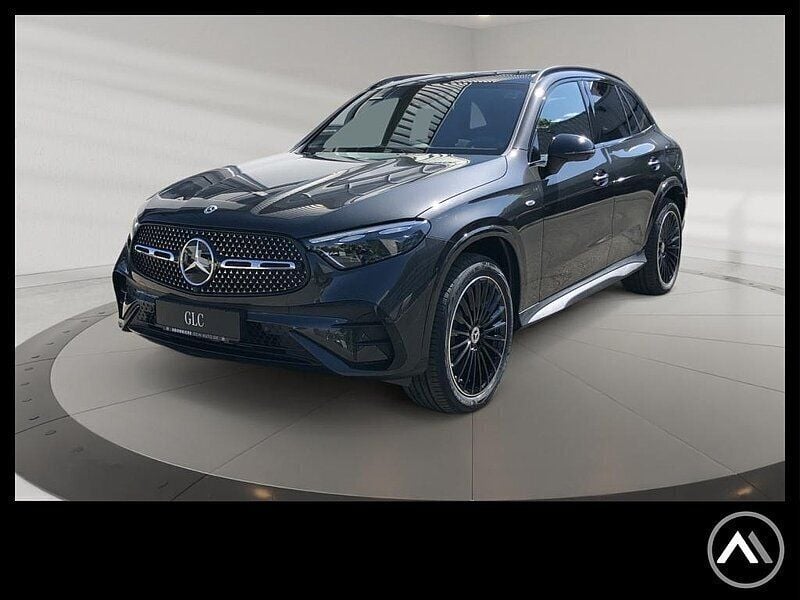 Grau metalliclack graphitgrau Gebraucht 2025 Mercedes GLC300e SUV | 77.890 € - Bild 1/4