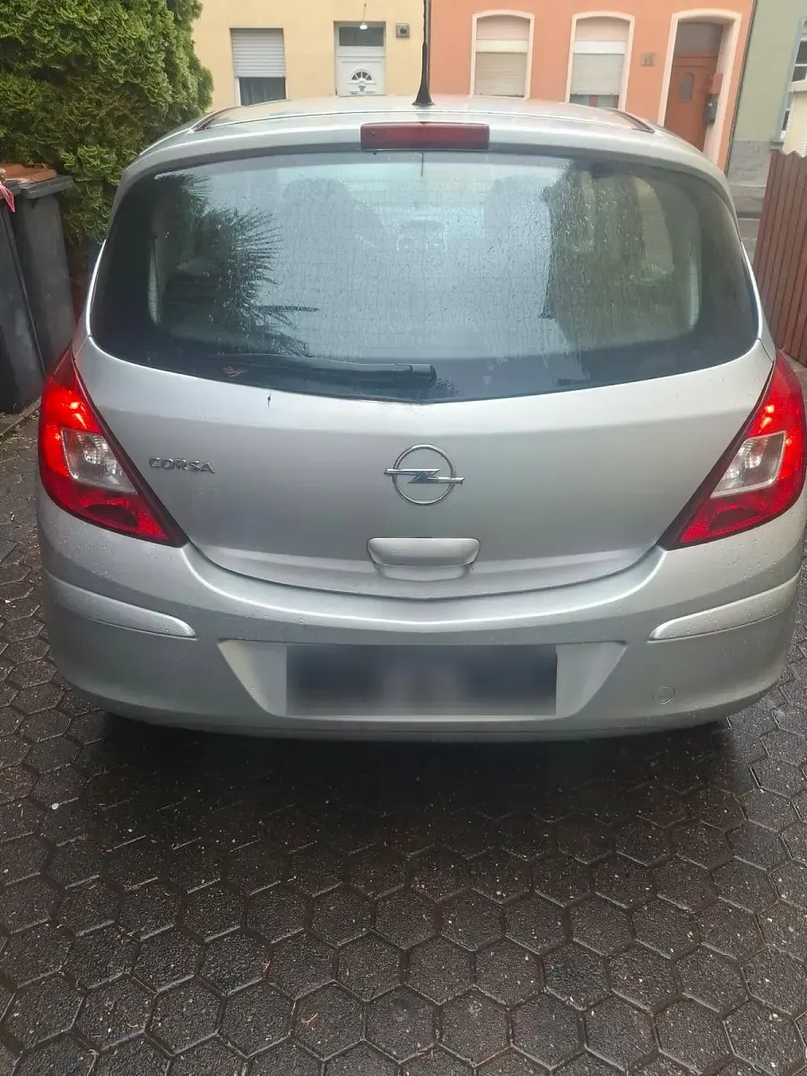 Używany Opel Corsa 80 KM (58 kW) 2009 Srebrny Hatchback