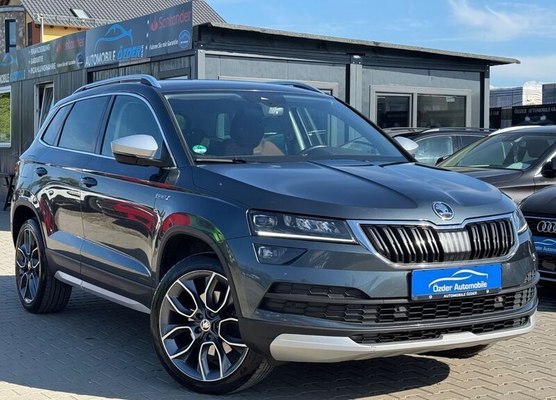 Grau Gebraucht 2018 Skoda Karoq Scout 4x4 SUV | 19.990 € (Etwas zu teuer) - Bild 1/4