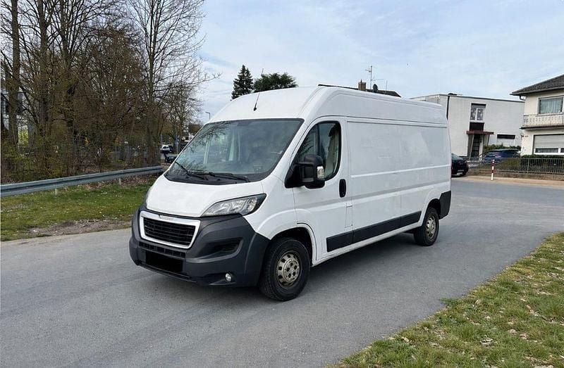 Gebraucht Peugeot Boxer 163 PS (119 kW) 2018 Weiß Van