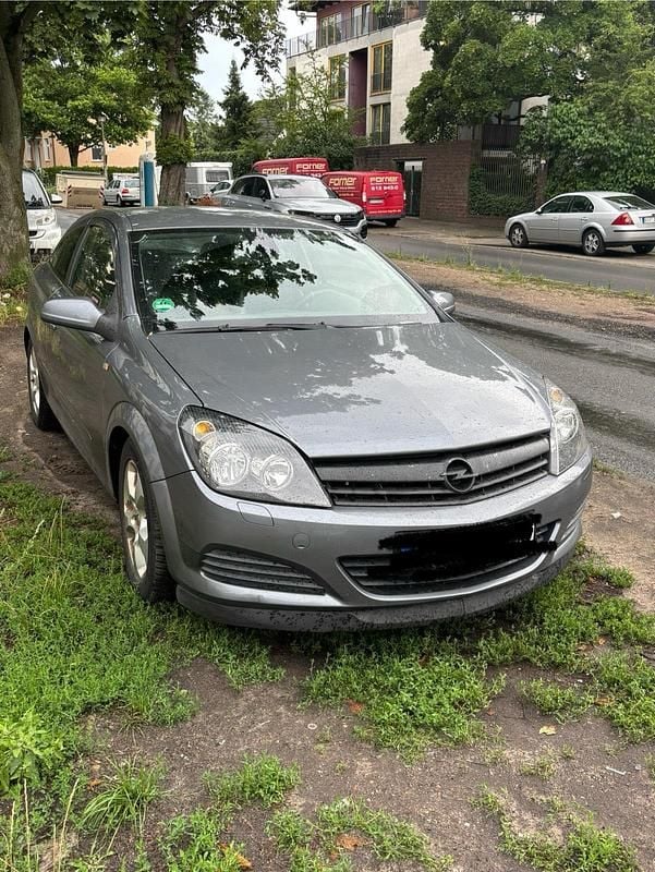 Grau Gebraucht 2005 Opel Astra GTC Coupé | 1.700 € (Guter Preis) - Bild 1/4