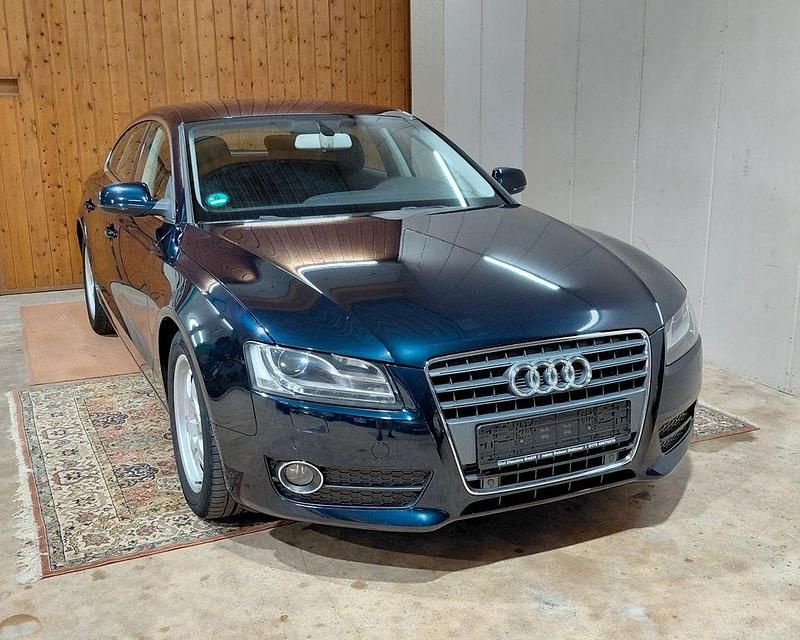 Blau Gebraucht 2009 Audi A5 Sportback Ambiente Limousine | 8.890 € (Fairer Preis) - Bild 1/4