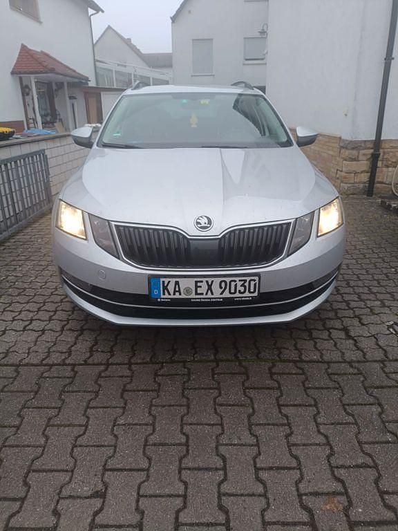 Silber Gebraucht 2018 Skoda Octavia Style Kombi | 14.500 € (Fairer Preis) - Bild 1/2