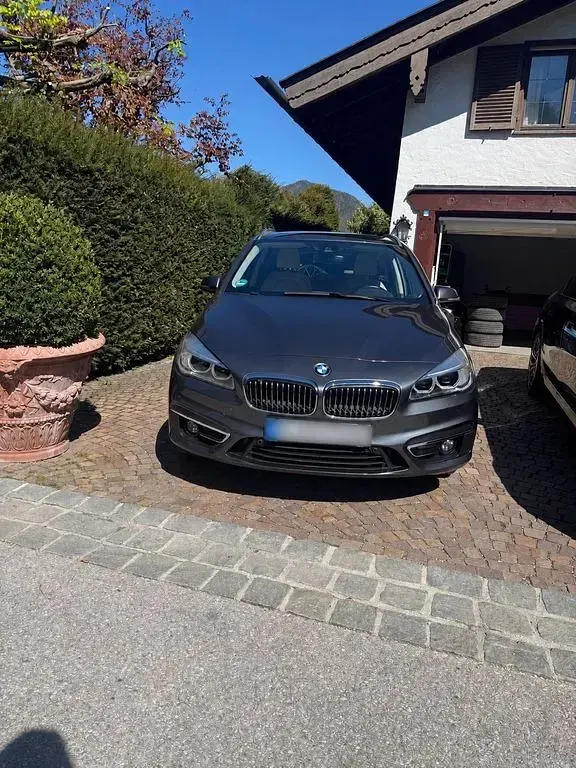 Używany BMW 225 231 KM (169 kW) 2016 Szary Minivan