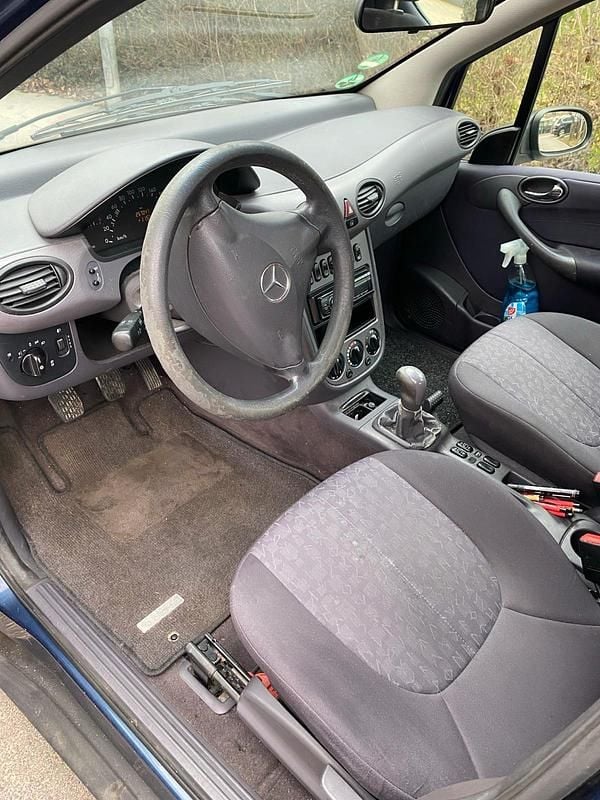 Gebraucht Mercedes A140 75 PS (55 kW) 2003 Blau Limousine