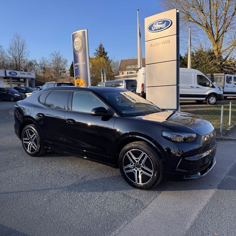 Schwarz Neu 2025 Ford Capri Premium Limousine | 61.998 € - Bild 1/4