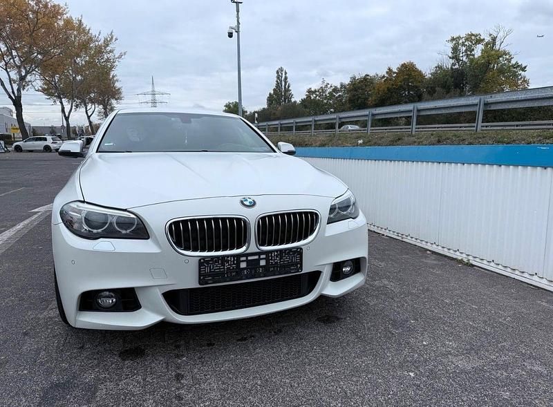 Silber Gebraucht 2015 BMW 525 M Sport Kombi | 13.500 € (Fairer Preis) - Bild 1/4