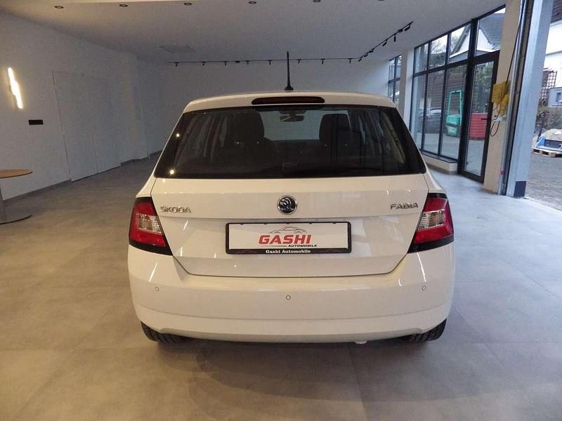 Gebraucht Skoda Fabia Style 90 PS (66 kW) 2017 Bila candy/candyweiss Kleinwagen