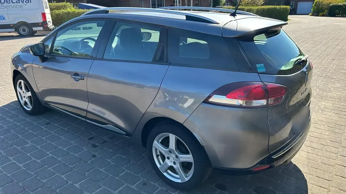 Gebraucht Renault Clio IV Life 75 PS (55 kW) 2016 Silber Kleinwagen