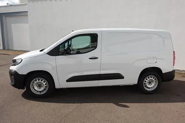 Gebraucht Opel Combo Basis 102 PS (75 kW) 2026 Weiß Van / Kleinbus