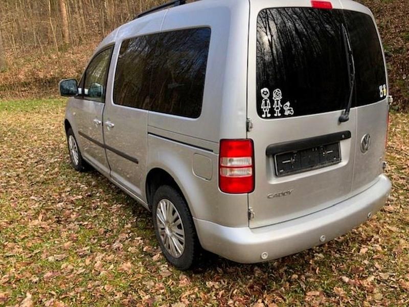 Gebraucht VW Caddy Comfortline 105 PS (77 kW) 2012 Silber Van / Kleinbus