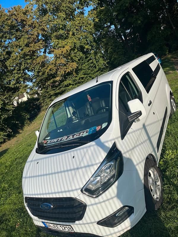 Gebraucht Ford Transit 131 PS (96 kW) 2018 Weiß Kombi