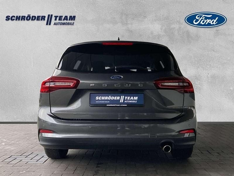 Gebraucht Ford Focus Titanium 116 PS (85 kW) 2025 Grau Kombi