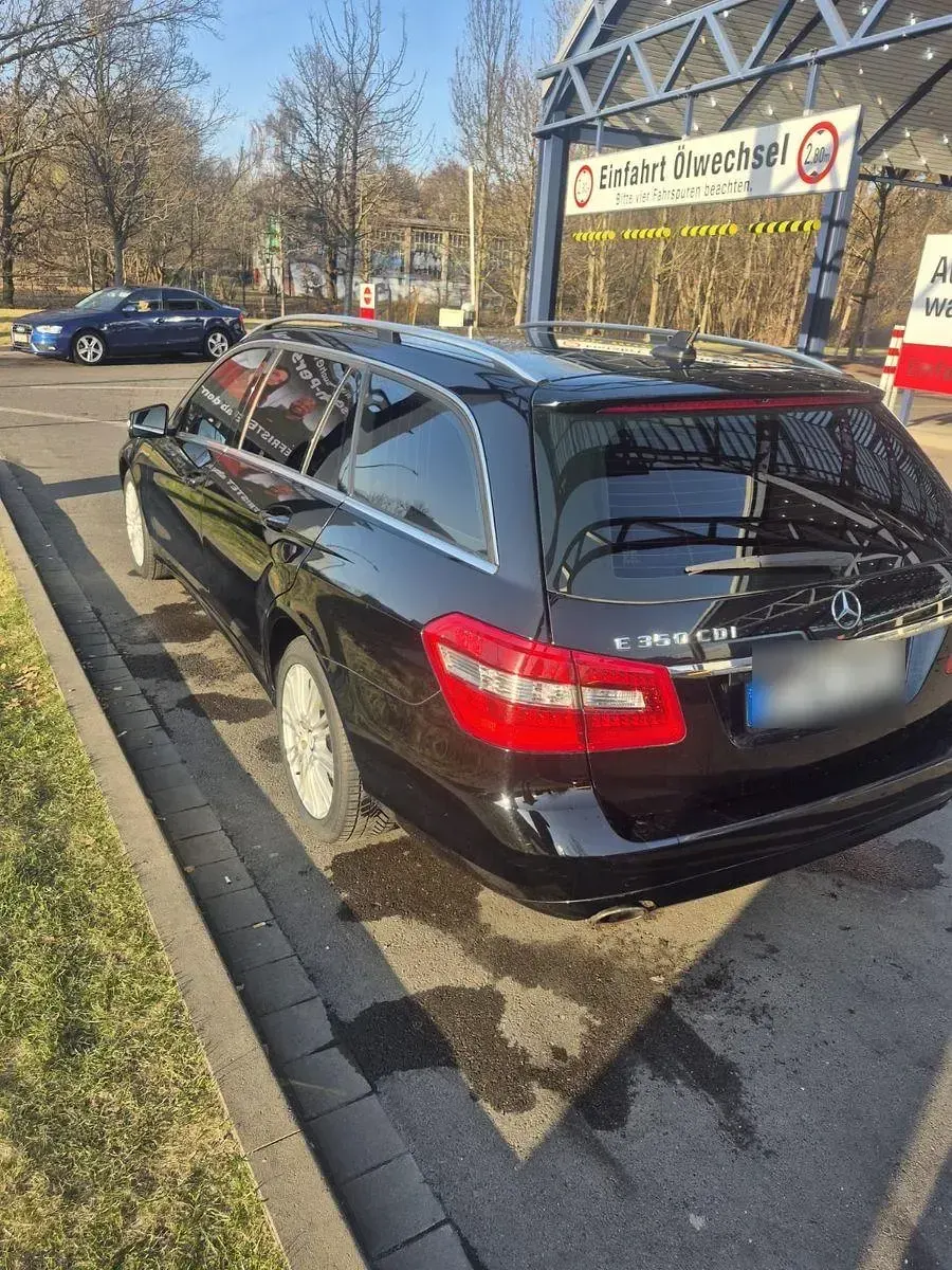 Używany Mercedes E350 Elegance 265 KM (194 kW) 2012 Czarny Kombi