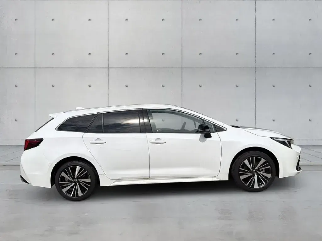 Neu Toyota Corolla 152 PS (111 kW) 2026 Schneeweiß (weiß) Kombi