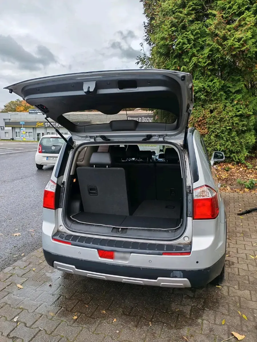 Gebraucht Chevrolet Orlando 142 PS (104 kW) 2012 Silber Van / Kleinbus