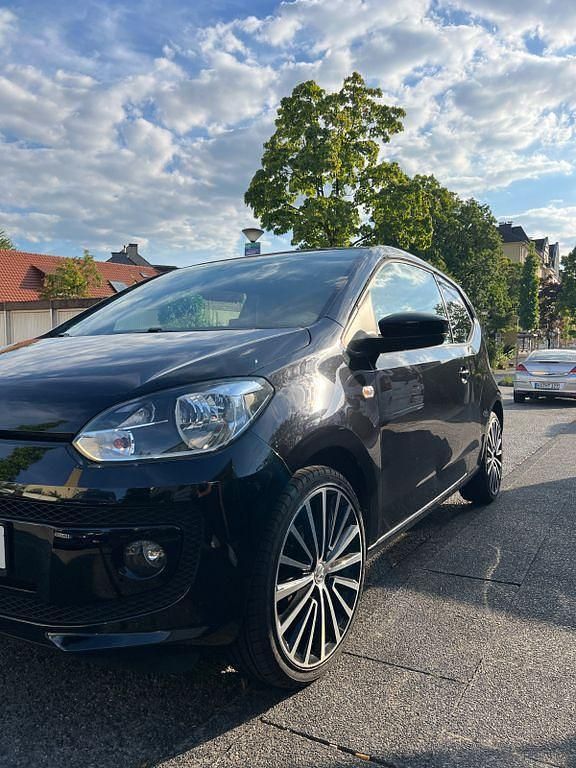 Schwarz Gebraucht 2015 VW up! Sport Kleinwagen | 7.199 € (Teuer) - Bild 1/4