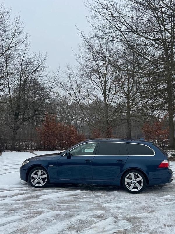 Gebraucht BMW 520 177 PS (130 kW) 2007 Blau Kombi