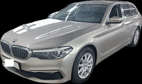 Silber Gebraucht 2019 BMW 520 Performance Kombi | 20.900 € (Superpreis) - Bild 1/4
