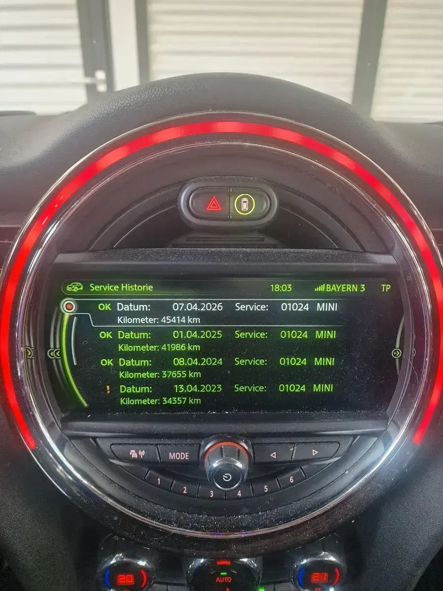 Używany Mini Cooper S 192 KM (141 kW) 2018 Srebrny Hatchback