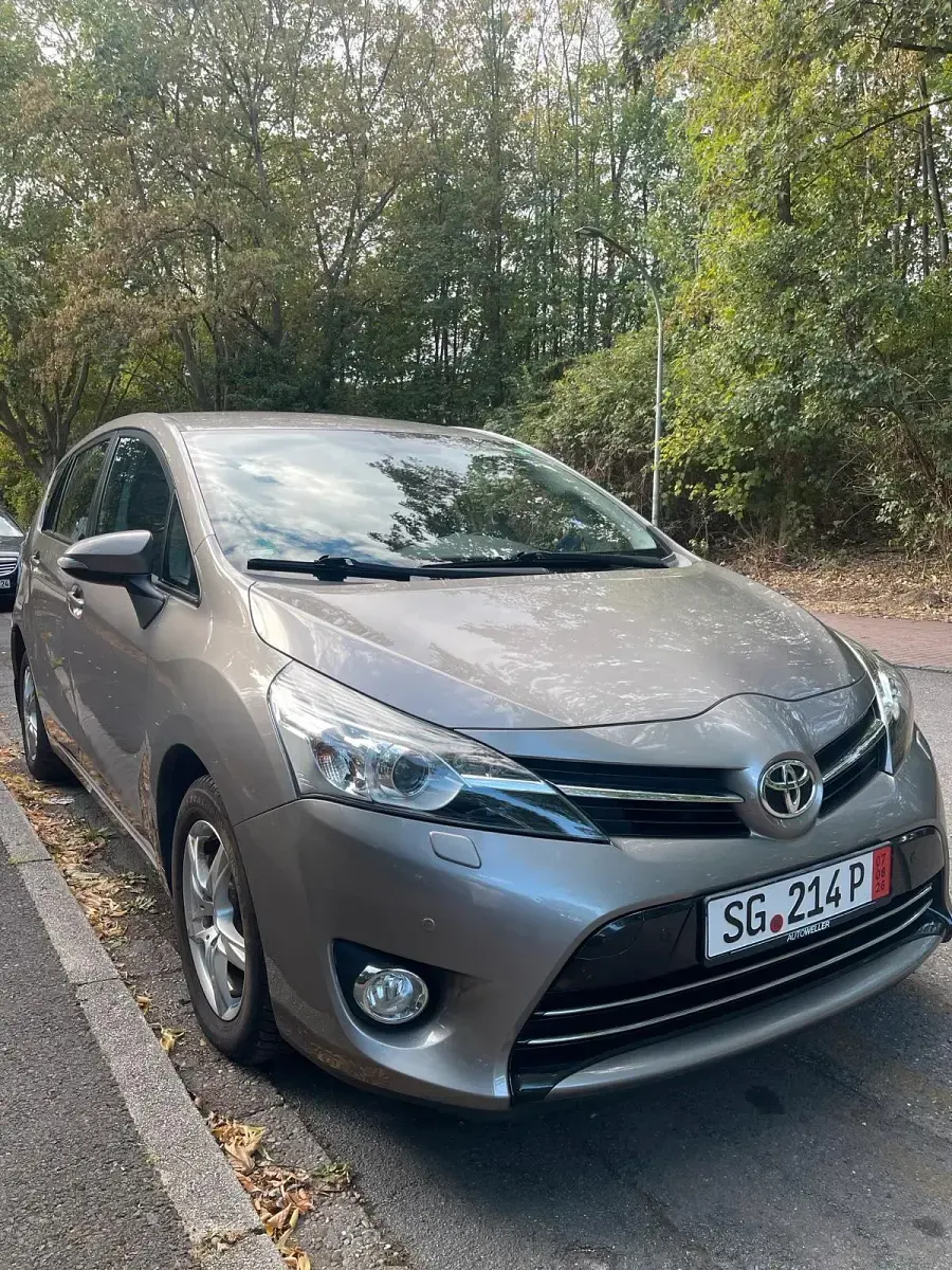Gebraucht Toyota Verso 147 PS (108 kW) 2015 Van / Kleinbus