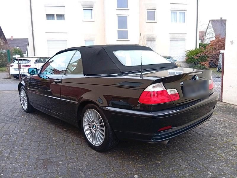Schwarz Gebraucht 2002 BMW 318 Cabriolet Comfort Edition Cabrio | 3.990 € (Fairer Preis) - Bild 1/4