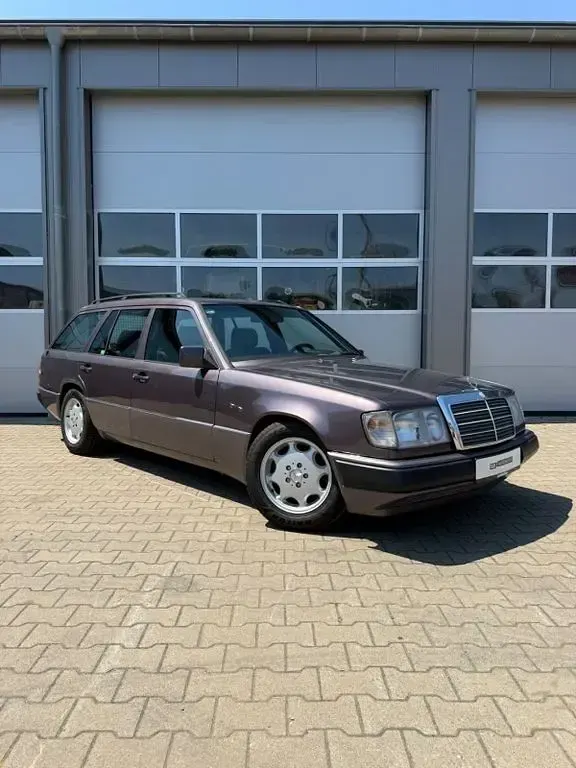 Gebraucht Mercedes E230 132 PS (97 kW) 1989 Grau Kombi