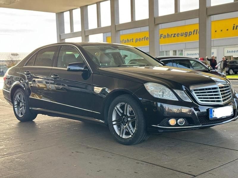 Gebraucht Mercedes E350 231 PS (169 kW) 2009 Schwarz Limousine