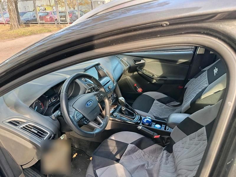 Usata Ford Focus 150 CV (110 kW) 2015 Grigio Station wagon