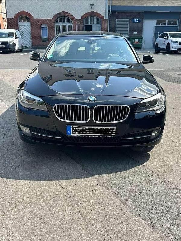 Schwarz Gebraucht 2011 BMW 520 Limousine | 9.499 € (Fairer Preis) - Bild 1/4