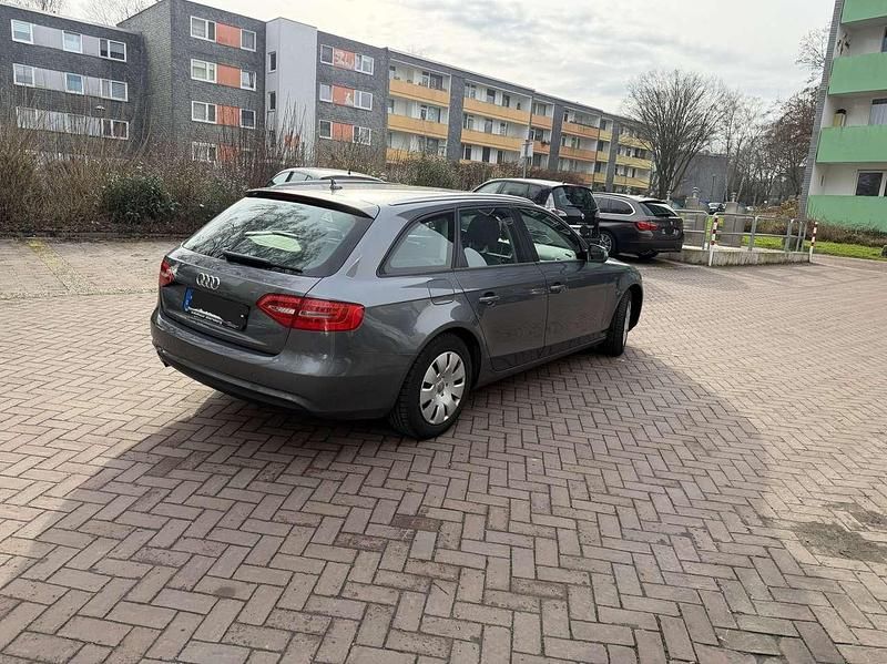 Gebraucht Audi A4 Ambiente 150 PS (110 kW) 2015 Grau Kombi