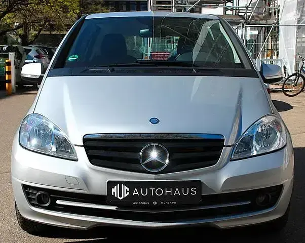 Gebraucht Mercedes A180 109 PS (80 kW) 2011 Silber Limousine