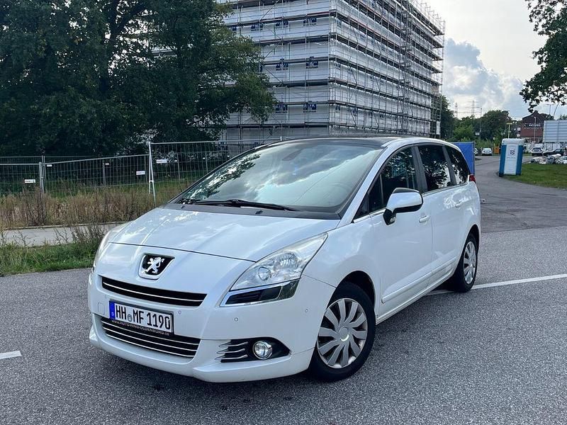 Gebraucht Peugeot 5008 111 PS (81 kW) 2011 Weiß Van / Kleinbus