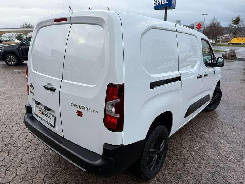 Gebraucht Toyota Proace 131 PS (96 kW) 2024 Ice white Van / Kleinbus