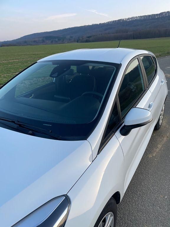 Gebraucht Ford Fiesta Trend 86 PS (63 kW) 2018 Weiß Kleinwagen