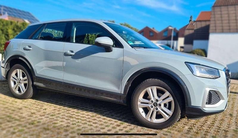 Grau Gebraucht 2022 Audi Q2 Advanced SUV | 28.200 € (Fairer Preis) - Bild 1/4