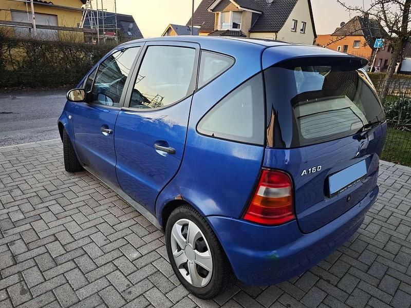 Gebraucht Mercedes A160 Classic 102 PS (75 kW) 1998 Blau Limousine