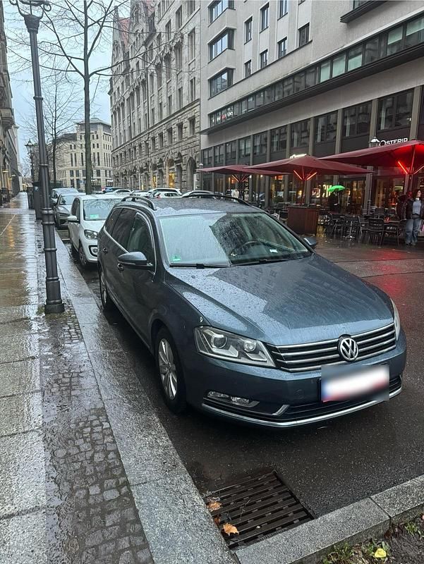 Gebraucht VW Passat 140 PS (102 kW) 2012 Grau Kombi