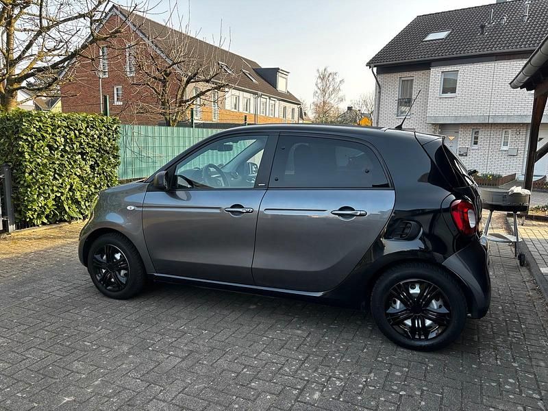 Gebraucht Smart ForFour 90 PS (66 kW) 2018 Grau Kleinwagen