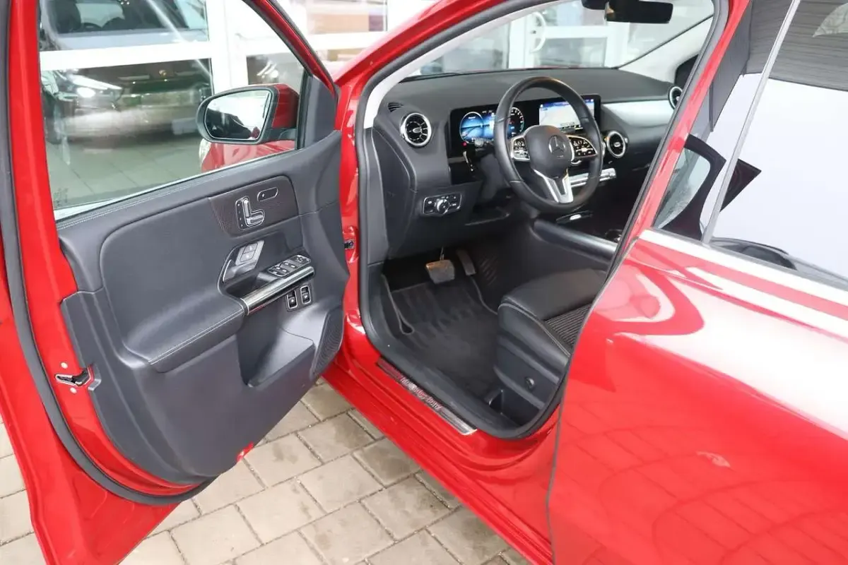 Gebraucht Mercedes B250 Progressive 160 PS (117 kW) 2021 Rot Kleinwagen