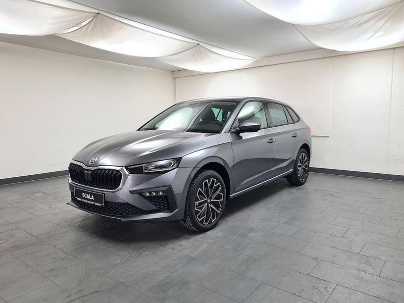 Gebraucht Skoda Scala Selection 116 PS (85 kW) 2024 Grau Kleinwagen