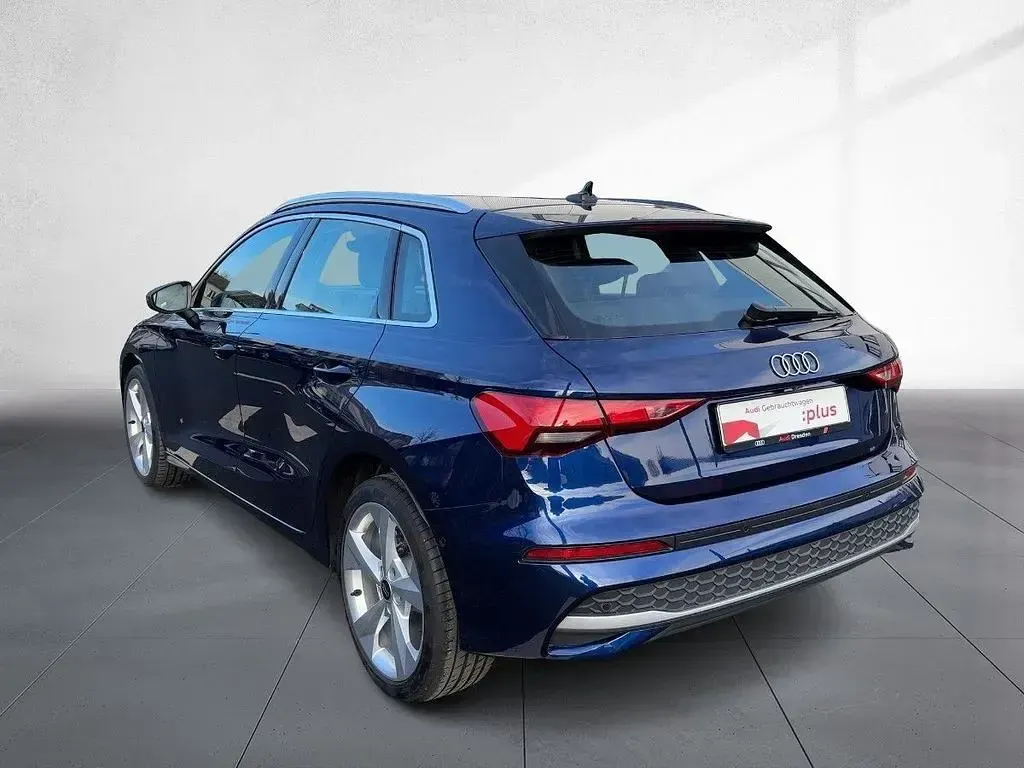 Usado Audi A3 Advanced 116 HP (85 kW) 2025 Azul Sedan