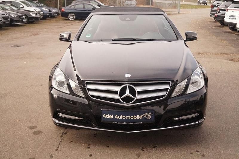 Gebraucht Mercedes E200 184 PS (135 kW) 2012 Schwarz Cabrio